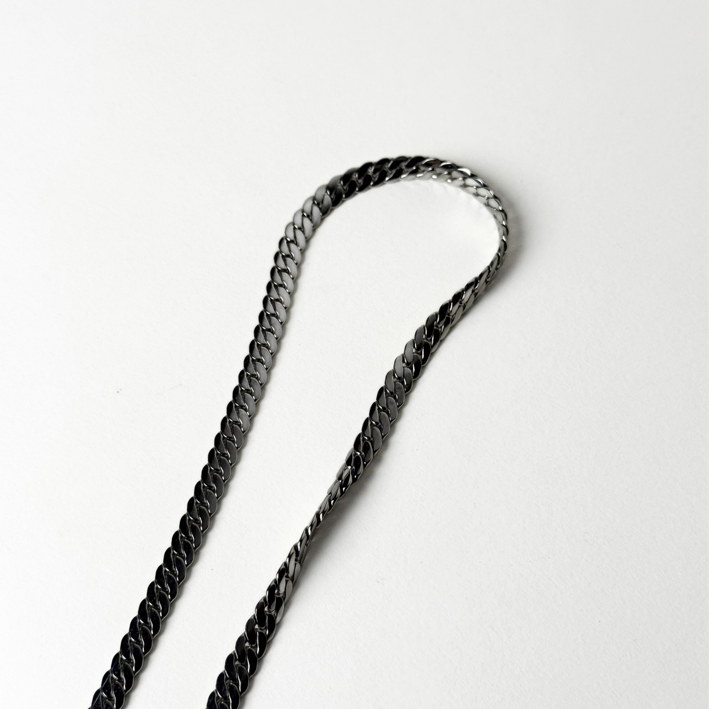 Round Stainless Steal Necklace With Free Delivery